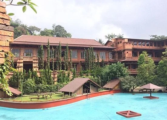 Temukan hotel di Karanganyar! Nikmati kenyamanan terbaik dengan beragam pilihan hotel yang tersedia di destinasi ini.