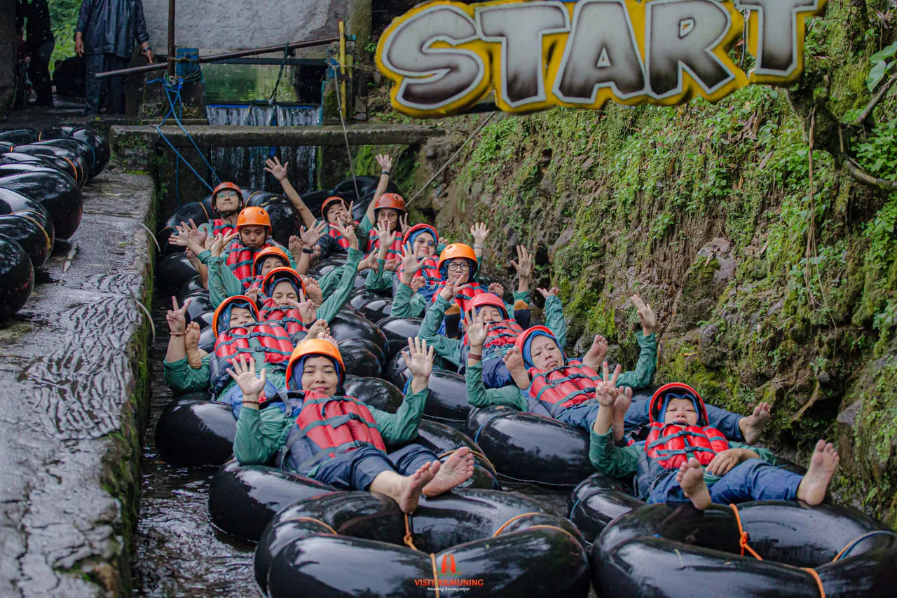 Foto River Tubing
